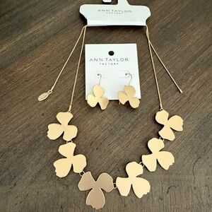 Necklace and Earrings Set - NEW!